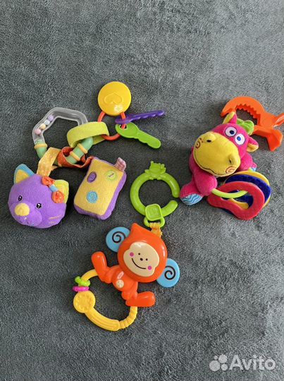 Развивающие игрушки подвески