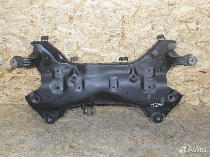 Подрамник передний 2,0 автомат Kia Optima 4