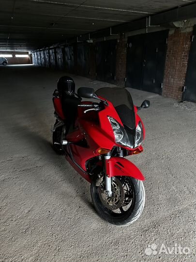 Продаю Honda VFR 2002