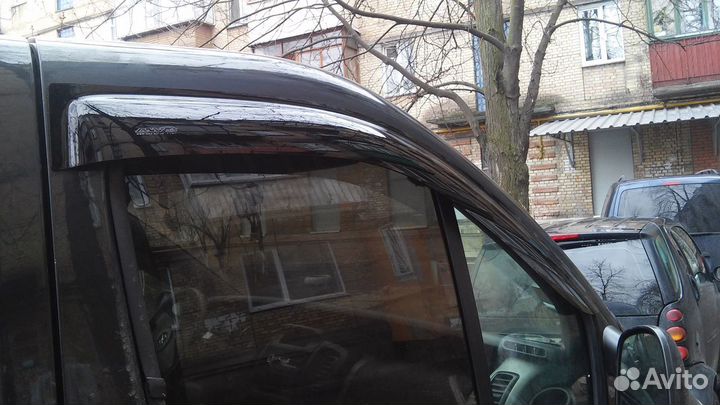 Ветровики, Дефлектор капота Opel Vivaro с 2001 г.в