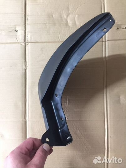 Брызговик З.Л. Шкода Карок (оригинал)