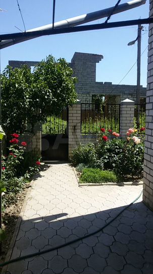 Дом 210 м² на участке 6 сот.