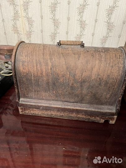 Швейная машинка zinger