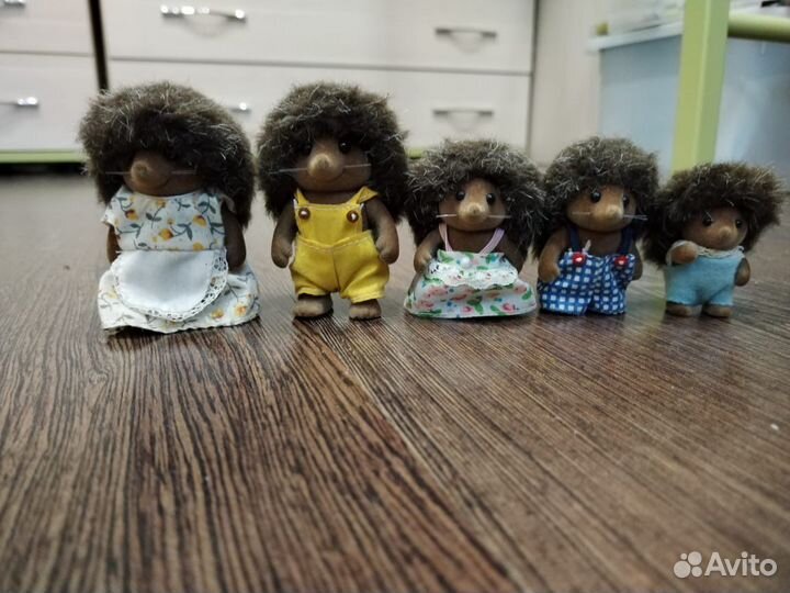 Sylvanian families домик с мебелью, на дереве