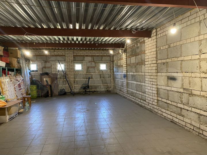 Гараж, > 30 м²