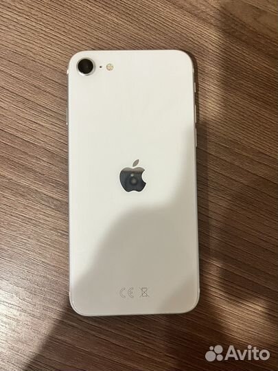 iPhone SE, 64 ГБ