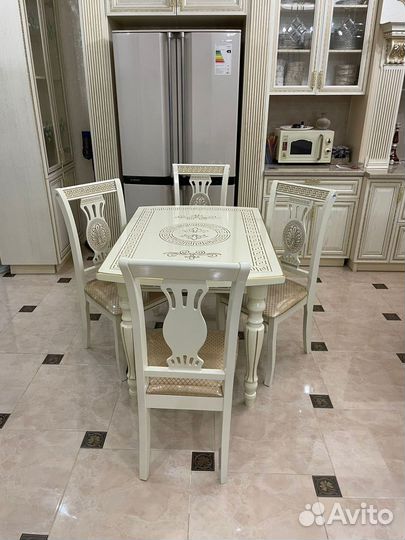 Кухонный стол и стулья А17