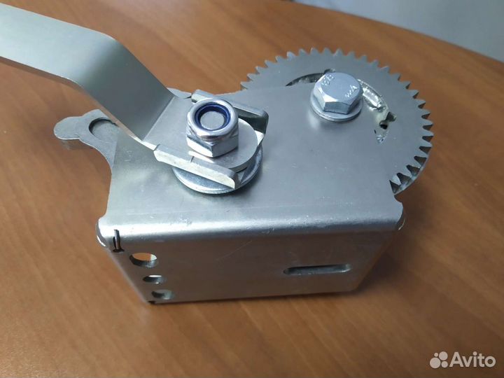 Лебедка ручная с тросом 8 м на 800 кг