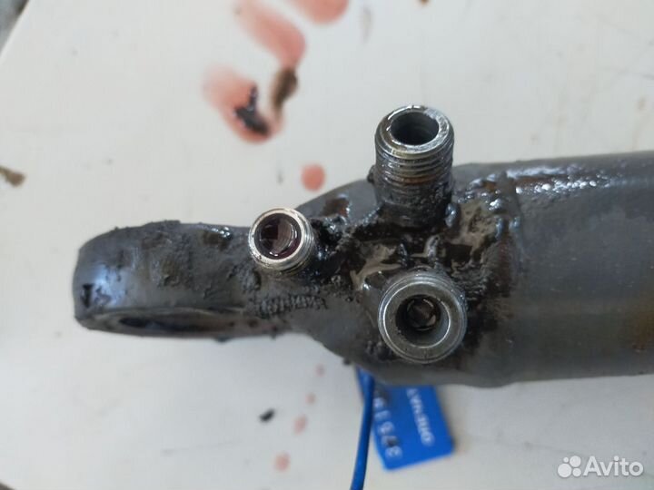 Цилиндр подъема кабины XF105 DAF