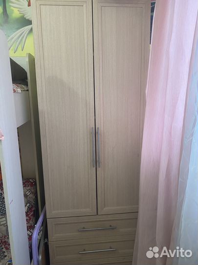 Письменный стол для школьника