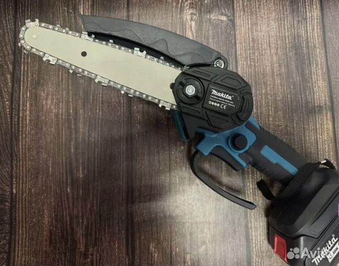 Аккумуляторная пила makita