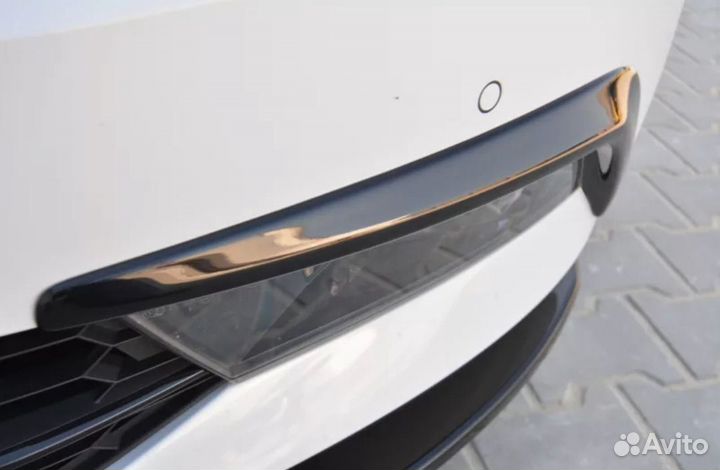 Накладка сплиттер на бампер для для Skoda Superb 3