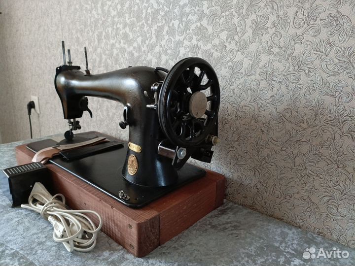 Швейная машина singer 16K33