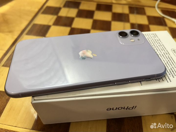 iPhone 11, 64 ГБ