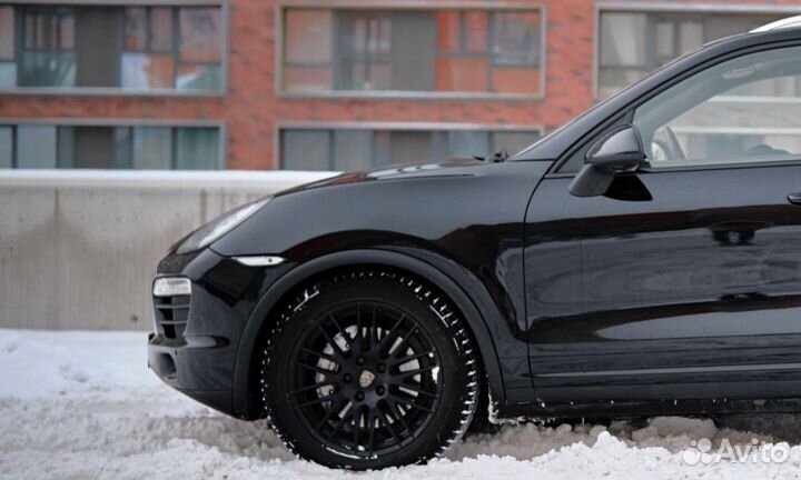 Аренда Porsche Cayenne S II (2010—2014) от одной минуты в Москве