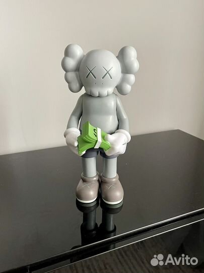 Фигурка kaws 30 см