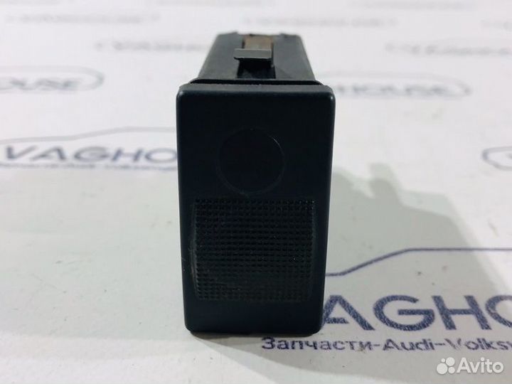 Кнопка обогрева стекла задняя Audi A8 D2 4D 1999