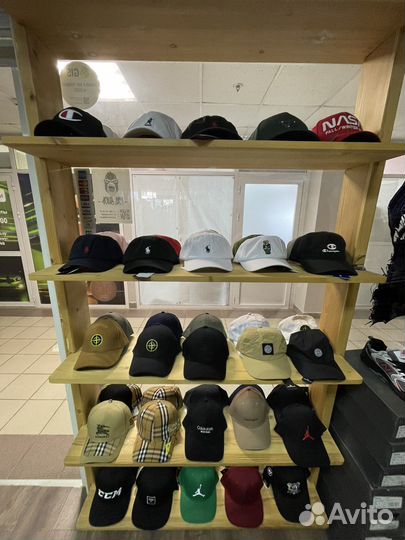 Кепки и бейсболки в наличии