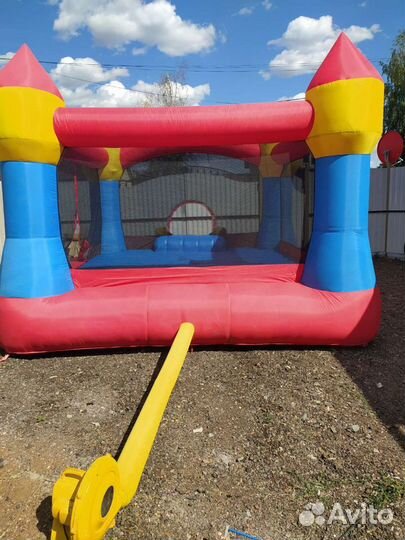 Батут с защитной сеткой