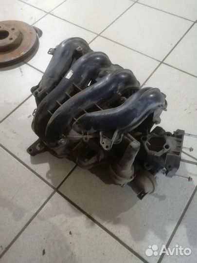 Коллектор всасывающий Ford Focus 1.8 2.0