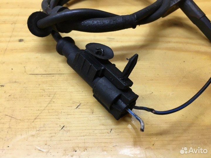 Датчик ABS передний левый Mitsubishi Colt Plus