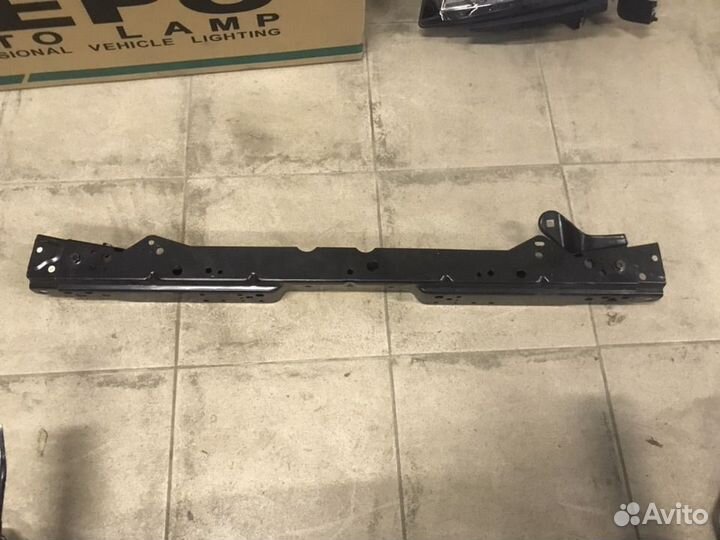 Верхняя планка телевизора Шевроле Круз