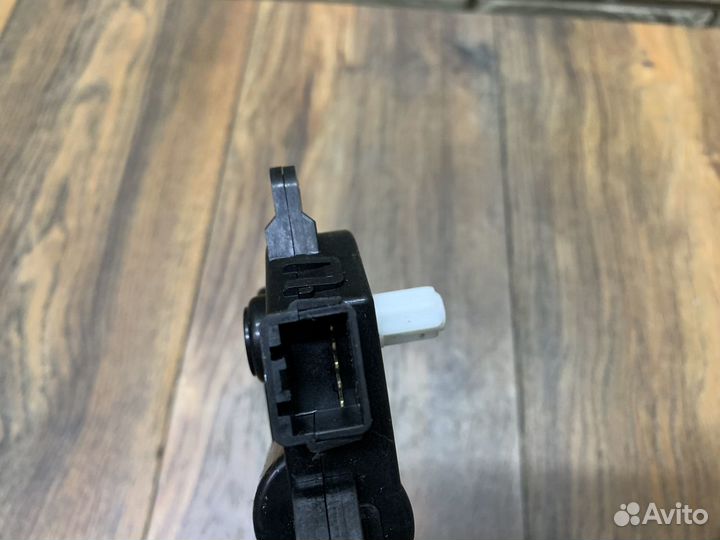 Hyundai Avante Моторчик заслонки отопителя