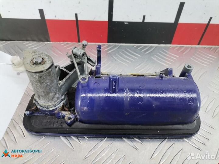 Ручка крышки багажника Volkswagen Polo 3 1995