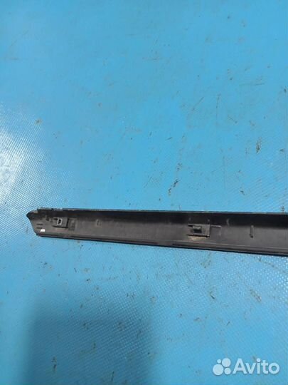 Молдинг двери задней правой Kia Sportage (2015)