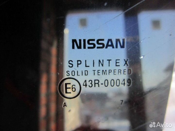 Стекло двери задней левой Nissan Primera
