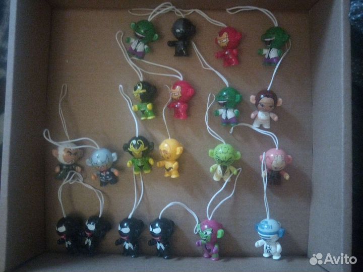 Брелки Марвел киндер звёздные войны