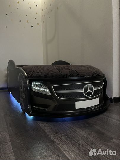 Детская кровать машина