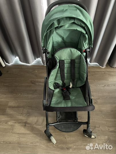 Коляска прогулочная yoya