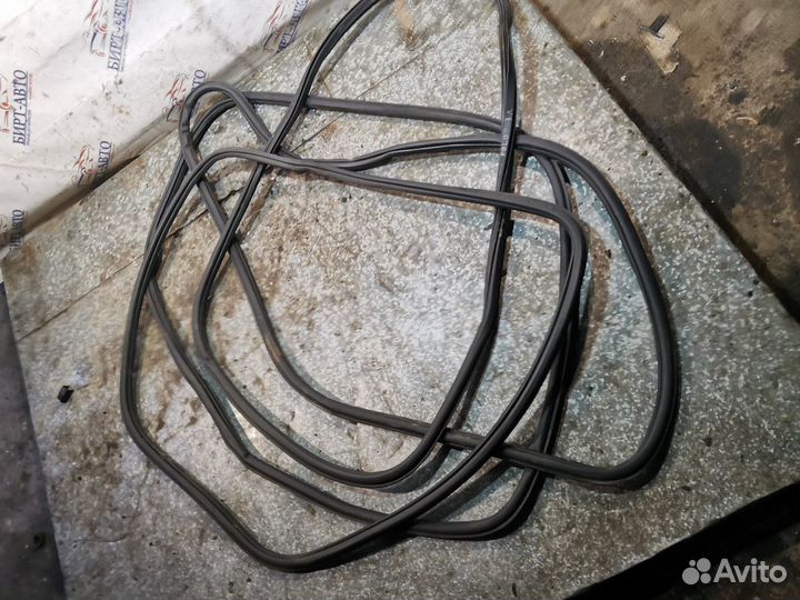 Уплотнительные резинки дверей Volkswagen Polo