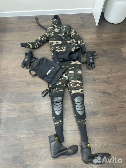 Гидрокостюм для подводной охоты 9 мм sargan