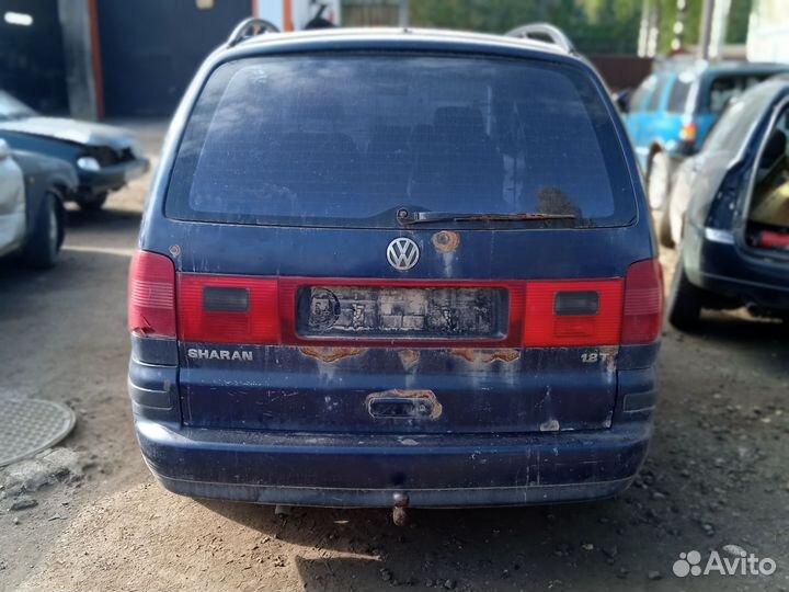 В разборе Volkswagen sharan 1.8T 2000 год