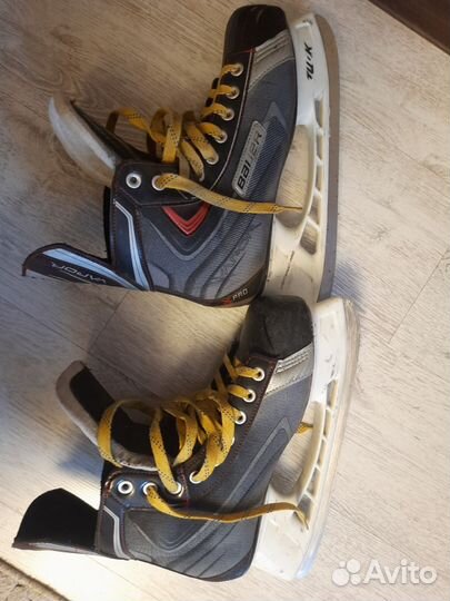 Коньки хоккейные 45 размер бауер