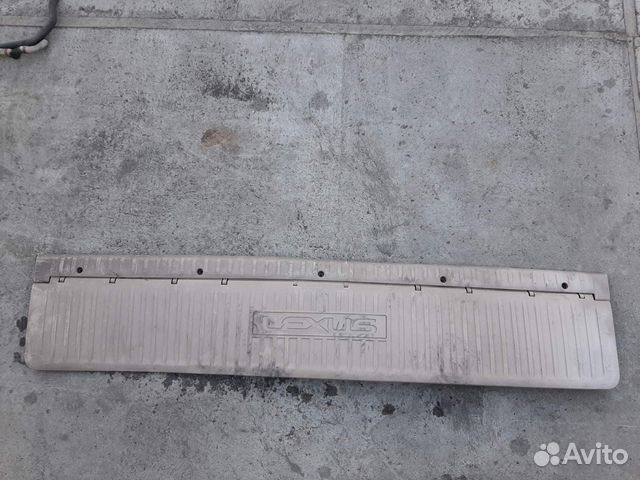 Накладка крышки багажника Lexus LX 470