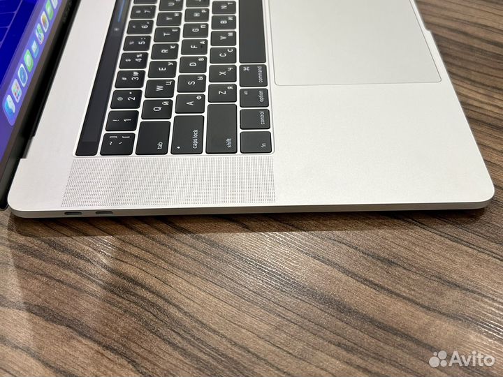 Новый macbook pro 2016 (2017) i7 / 16 / 1tb