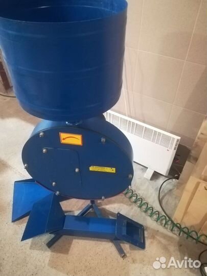 Зернодробилка (домашний кормоцех универсальный)