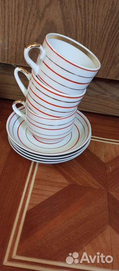 Фарфоровый чайный сервиз 
