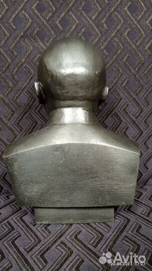 Бюст Ленина