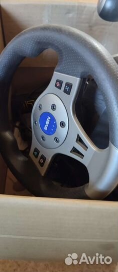 Игровой руль с педалями