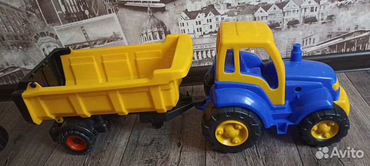 Детские игрушки трактор