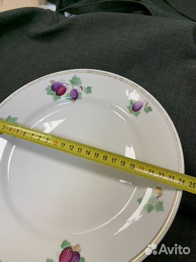 Фарфоровые тарелки набор