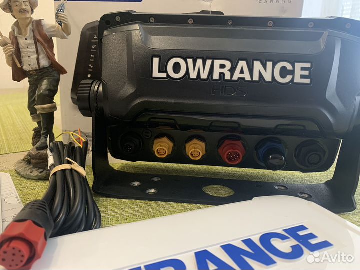 Lowrance HDS-9 Carbon