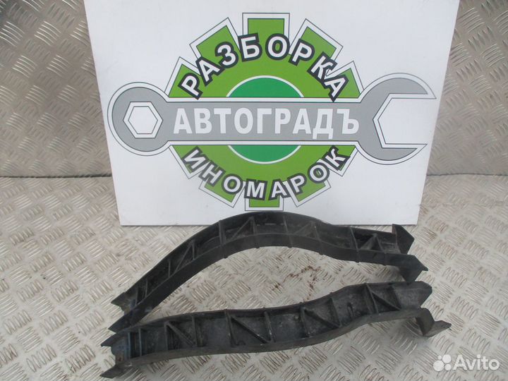 Кронштейн переднего бампера правый Fiat Albea