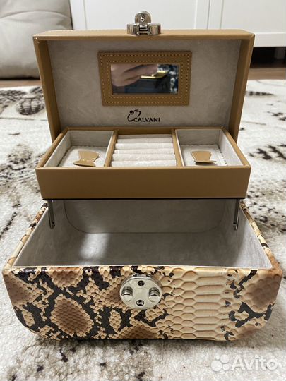 Шкатулка для украшений