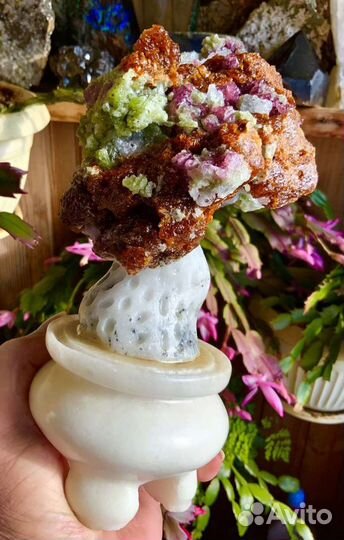 Камень Минерал Трёхцветная шпинель 1.95кг Вьетнам