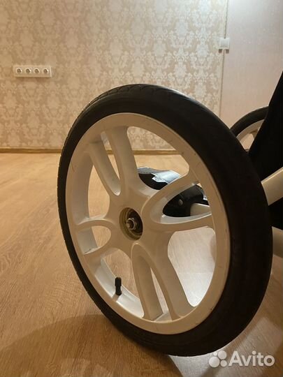 Детская прогулочная коляска